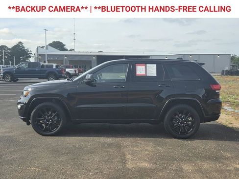 Used 2018 Jeep Grand Cherokee Altitude RWD image 5