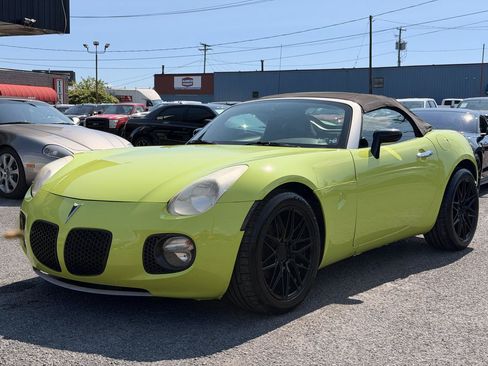 Used 2006 Pontiac Solstice Convertible w/ Power Package RWD image 9