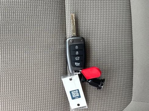 Used 2022 Hyundai Accent SE image 29