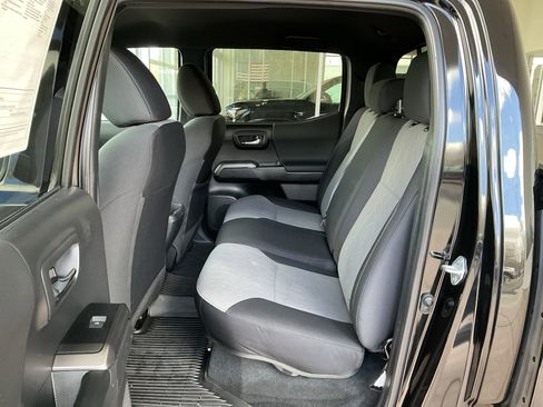 Certified 2023 Toyota Tacoma TRD Off-Road image 18