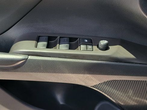 Used 2023 Toyota Camry SE FWD image 17