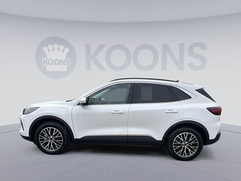 Used 2025 Ford Escape SE w/ PHEV Premium Package FWD image 2