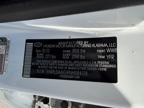 Used 2022 Hyundai Elantra SEL w/ Convenience Package FWD image 18