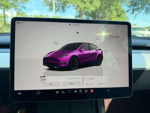 Used 2023 Tesla Model Y Long Range AWD/4WD image 24