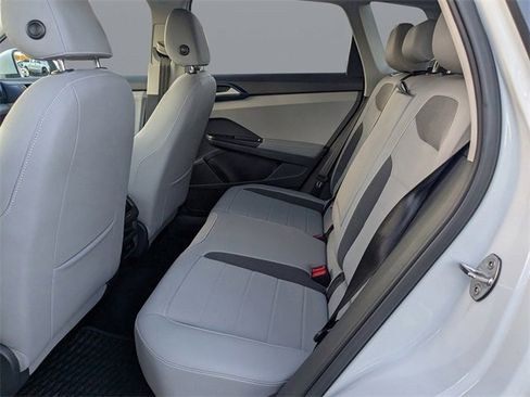 Certified 2024 Volkswagen Taos SE image 14