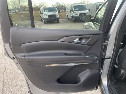 Used 2025 Chevrolet Traverse Z71 w/ Driver Confidence Package image 65