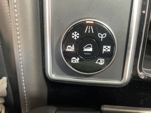 Used 2025 Nissan Pathfinder SL w/ SL Premium Package image 14