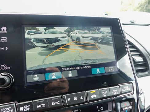 Used 2023 Honda Odyssey Touring image 19