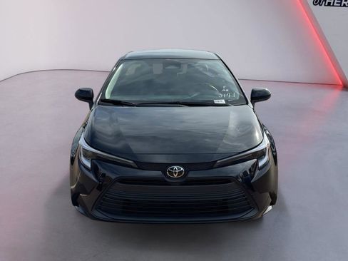 Used 2026 Toyota Corolla LE image 2