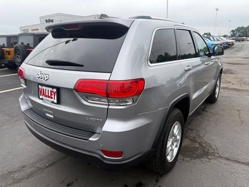 Used 2017 Jeep Grand Cherokee Laredo w/ Quick Order Package 23E AWD/4WD image 3