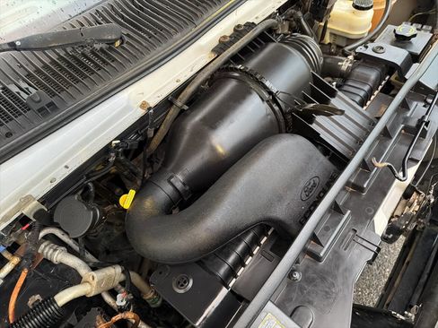 Used 2008 Ford E-350 and Econoline 350 XLT RWD image 15