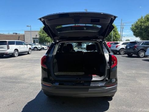 Used 2024 GMC Terrain SLE w/ LPO, Floor Liner Package FWD image 7