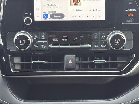 Used 2023 Toyota Highlander LE image 22