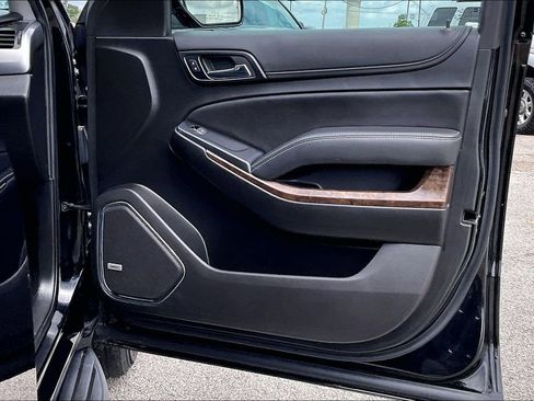 Used 2020 Chevrolet Suburban LT RWD image 29