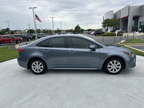 Used 2026 Toyota Corolla LE FWD image 11