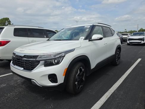 Used 2025 Kia Seltos EX FWD image 4