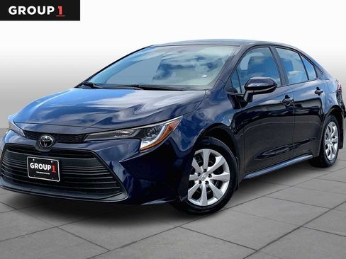 Used 2025 Toyota Corolla LE image 1