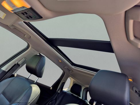 Certified 2021 Nissan Rogue Platinum FWD image 23