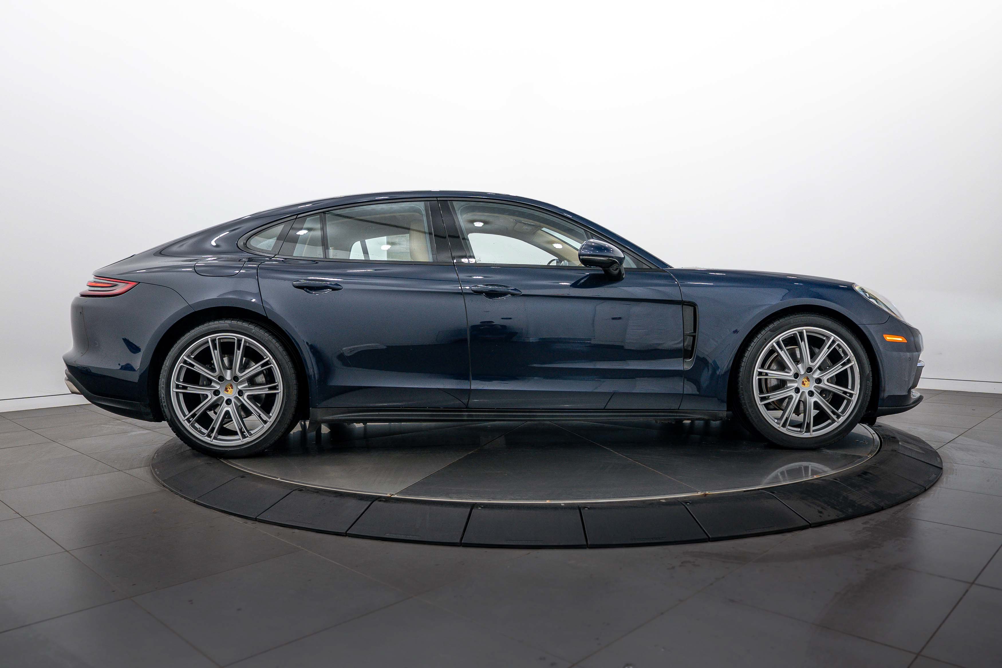 Certified 2020 Porsche Panamera 4 AWD/4WD image 8