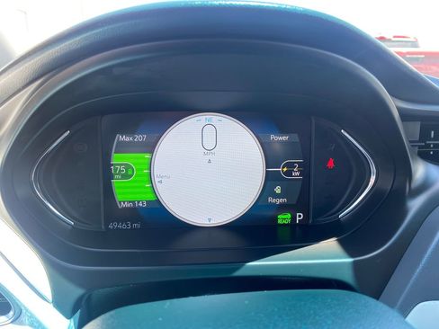 Used 2018 Chevrolet Bolt Premier w/ Driver Confidence II Package FWD image 15