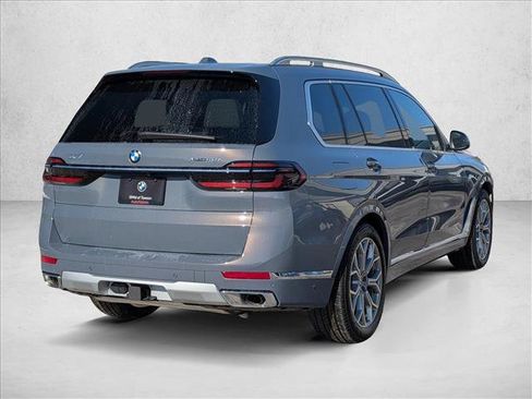 Used 2026 BMW X7 xDrive40i w/ Premium Package AWD/4WD image 2