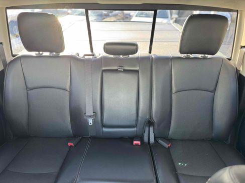 Used 2017 RAM 1500 Laramie w/ Convenience Group image 32