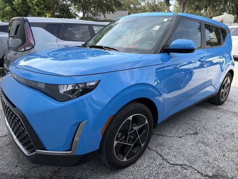Certified 2025 Kia Soul EX FWD image 2