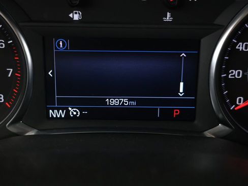 Used 2023 GMC Acadia SLE image 13