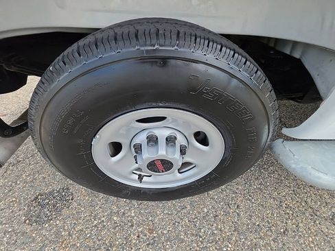 Used 2025 GMC Savana 2500 w/ Driver Convenience Package RWD image 43