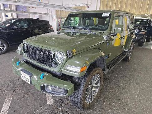 Used 2024 Jeep Wrangler High Altitude AWD/4WD image 4