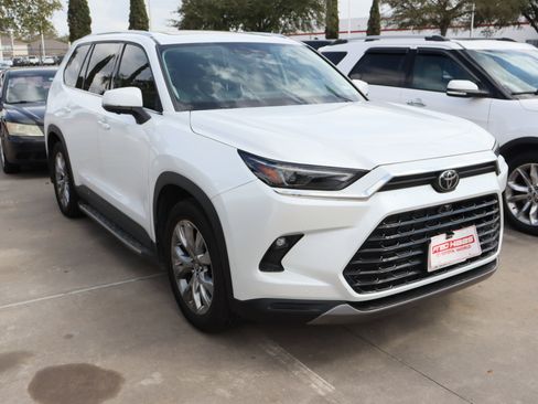 Certified 2025 Toyota Grand Highlander Limited image 2