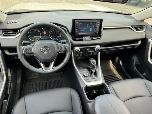 Used 2022 Toyota RAV4 XLE Premium AWD/4WD image 15