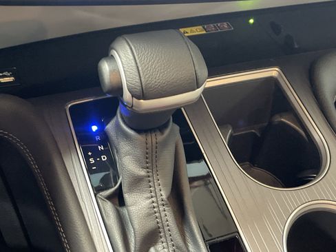 Used 2025 Toyota Sienna XLE image 26