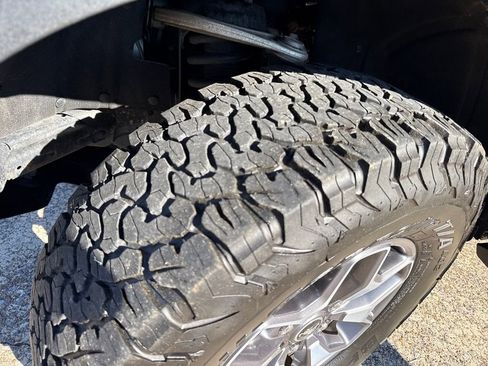 Used 2024 Ford Bronco Badlands image 22