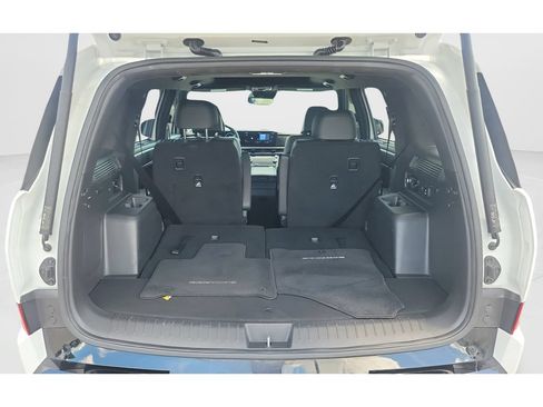Used 2024 Hyundai Santa Fe Calligraphy FWD image 9