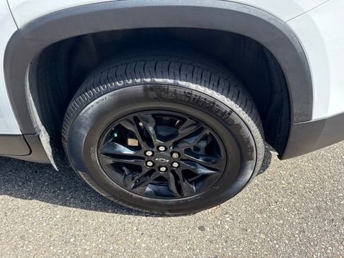 Used 2022 Chevrolet Traverse LS w/ Midnight/Sport Edition FWD image 12