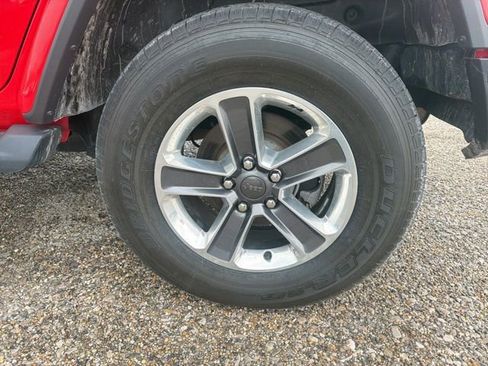 Used 2021 Jeep Wrangler Unlimited Sahara image 10