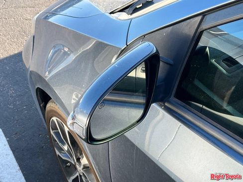 Used 2018 Toyota Corolla SE FWD image 9