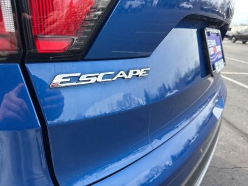 Used 2018 Ford Escape Titanium AWD/4WD image 32