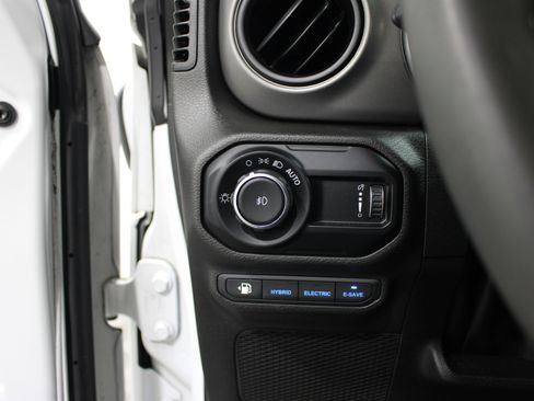 Used 2023 Jeep Wrangler Unlimited w/ 8.4" Radio Group AWD/4WD image 9