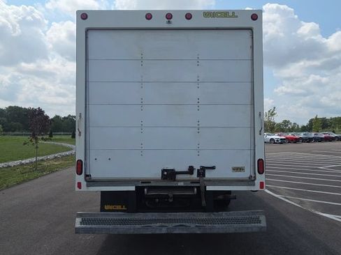 Used 2023 Ford E-450 and Econoline 450 Super Duty RWD image 9
