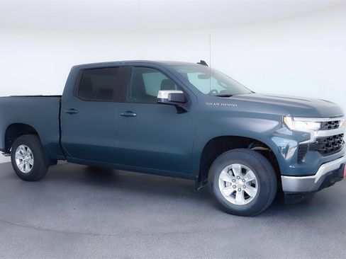 Used 2025 Chevrolet Silverado 1500 LT image 1