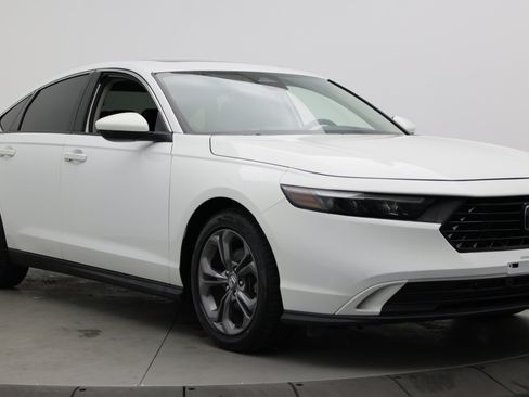 Used 2023 Honda Accord EX image 3