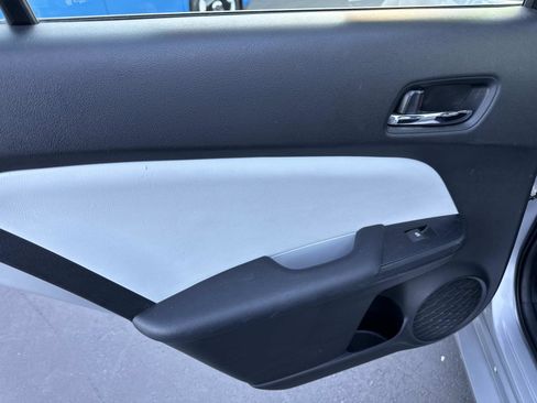 Used 2017 Toyota Prius Three Touring image 9
