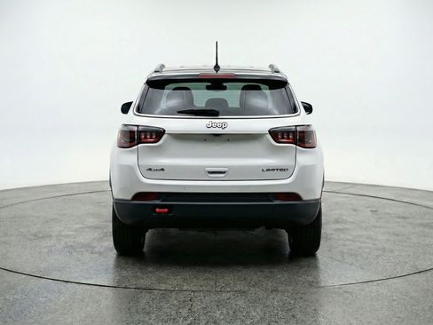 Used 2025 Jeep Compass Trailhawk image 7