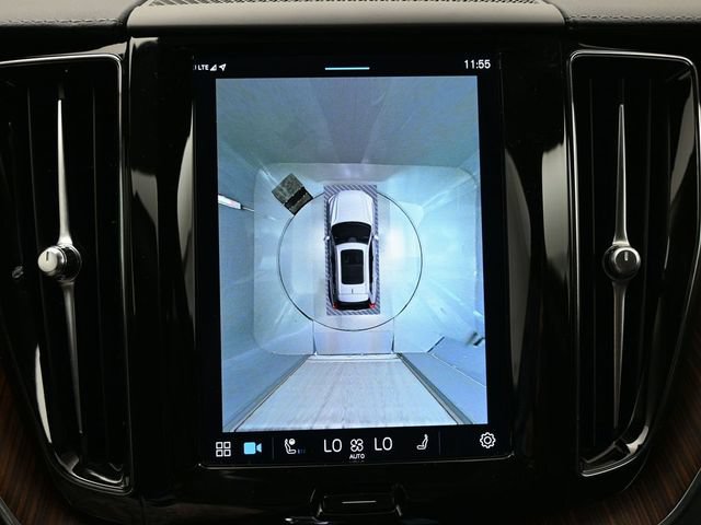 Used 2023 Volvo XC60 B5 Ultimate w/ Climate Package FWD image 20
