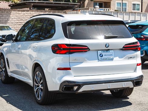 Certified 2024 BMW X5 xDrive40i w/ M Sport Package AWD/4WD image 4