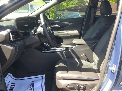 New 2026 Buick Envista Sport Touring w/ Convenience I Package FWD image 18