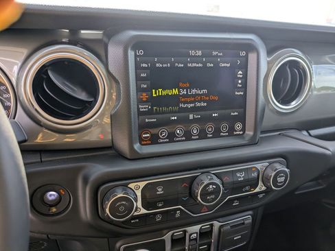 Used 2023 Jeep Wrangler Unlimited Sahara AWD/4WD image 20