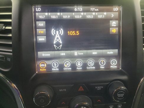 Used 2018 Jeep Grand Cherokee Laredo RWD image 25